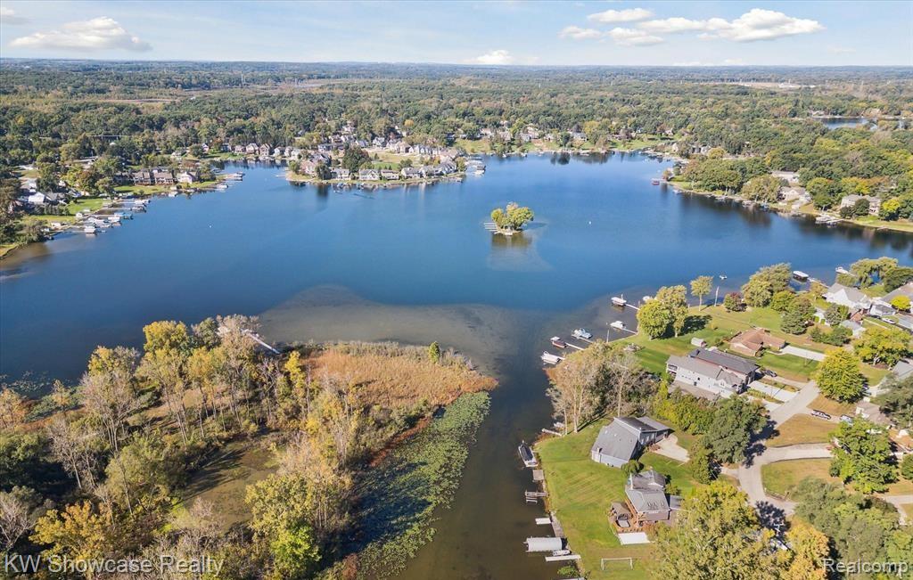 3330 Benstein Road Commerce Township, MI 48382 - Photo 32 of 40 Aerial view of a large body of water