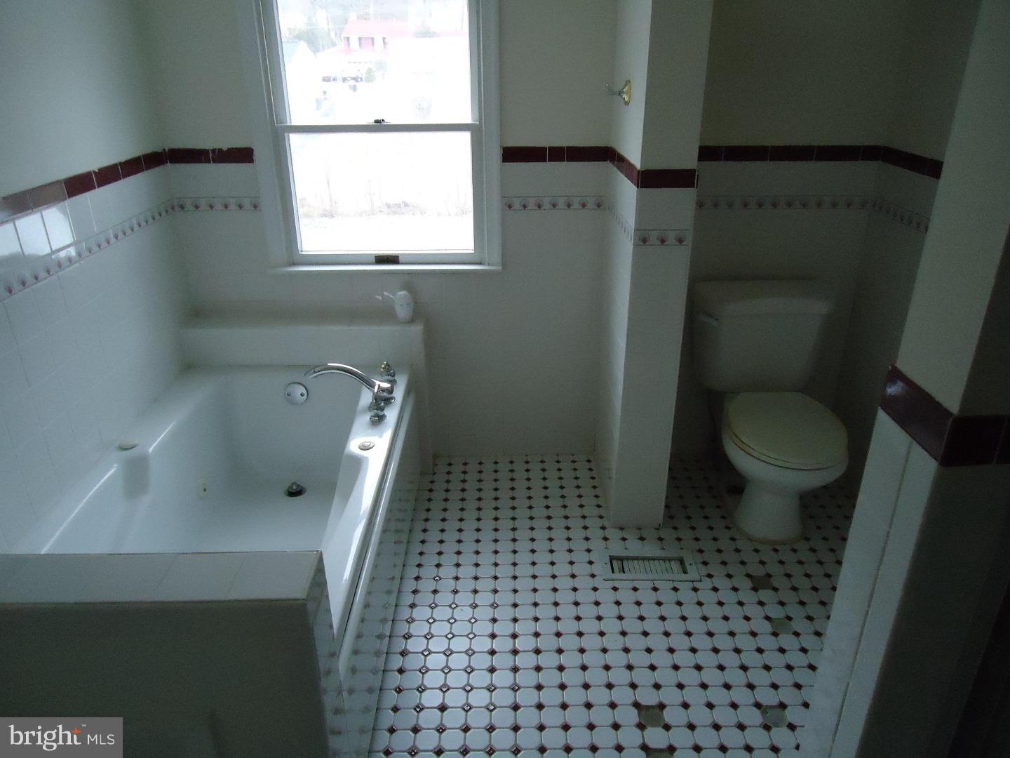 1468 Foster Road Warminster, PA 18974 - Photo 8 of 12 Gallery Image 8