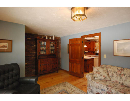 10 Wells Park Road Sturbridge, MA 01566 - Photo 4 of 25 Gallery Image 4