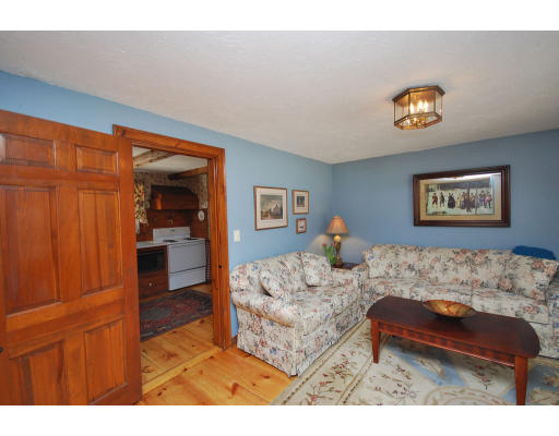 10 Wells Park Road Sturbridge, MA 01566 - Photo 5 of 25 Gallery Image 5