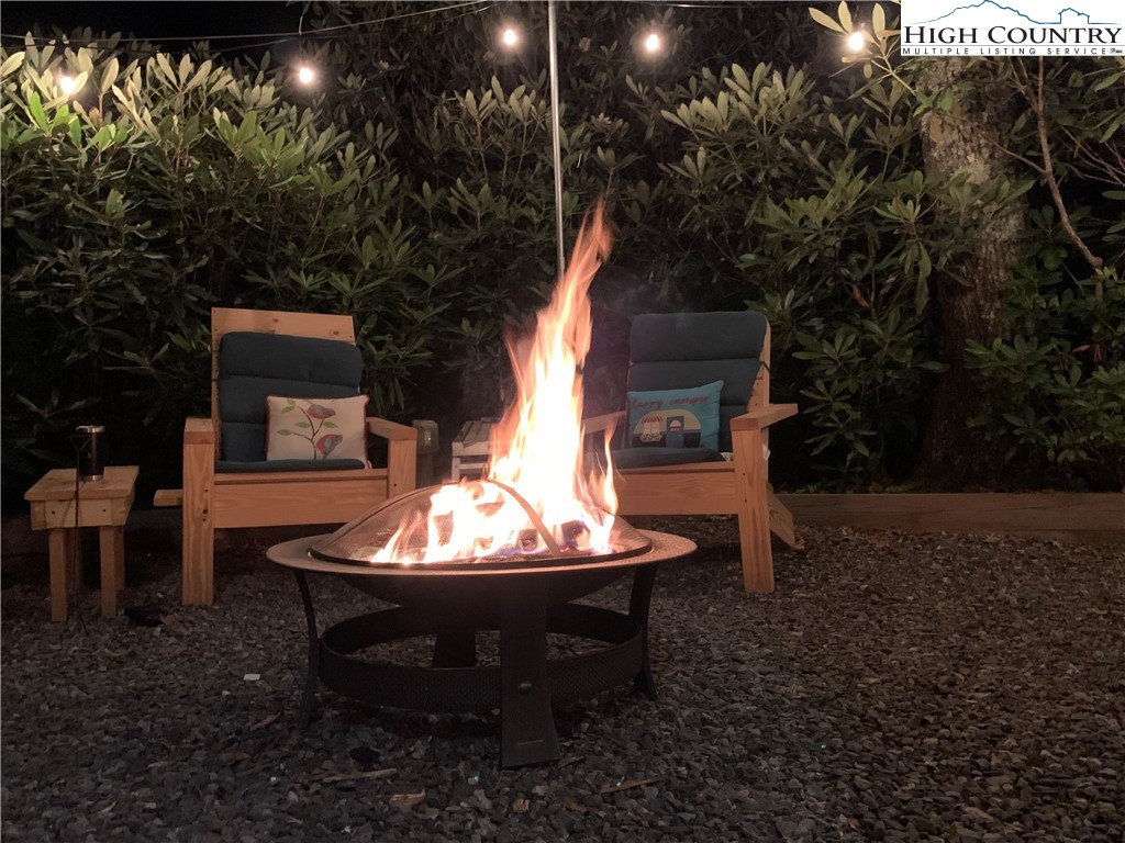 264 Trillium Road Newland, NC 28657 - Photo 2 of 7