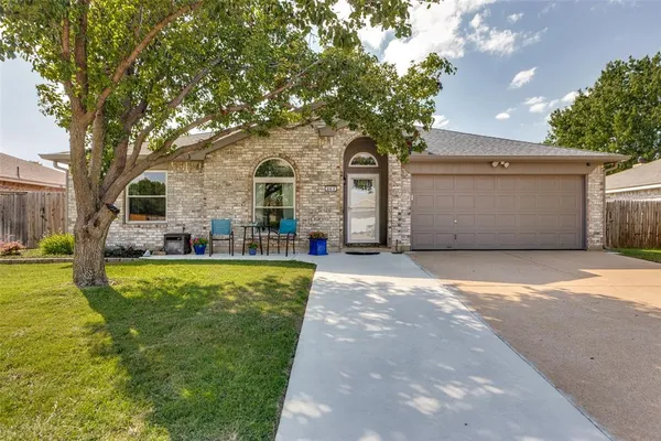 $349,900 | 308 Candlestick Trail, Saginaw, TX 76179