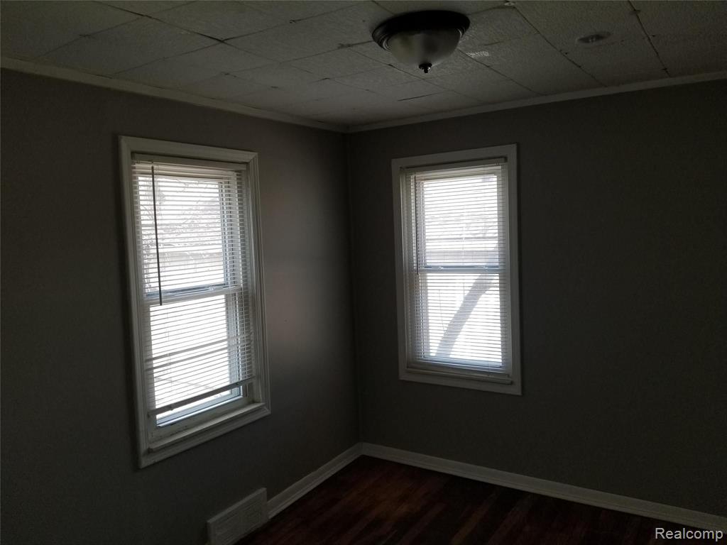 23767 Piper Avenue Eastpointe, MI 48021 - Photo 6 of 16