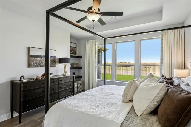 a bathroom with a sink vanity and a mirror