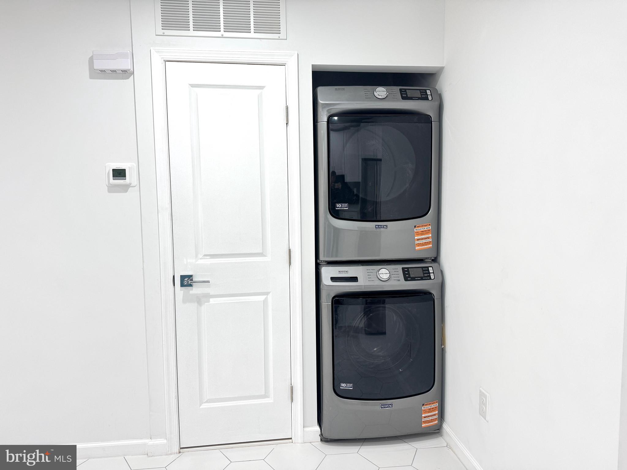 781 South 3rd Street, Unit 3 Philadelphia, PA 19147 - Photo 8 of 17 a utility room with washing machine