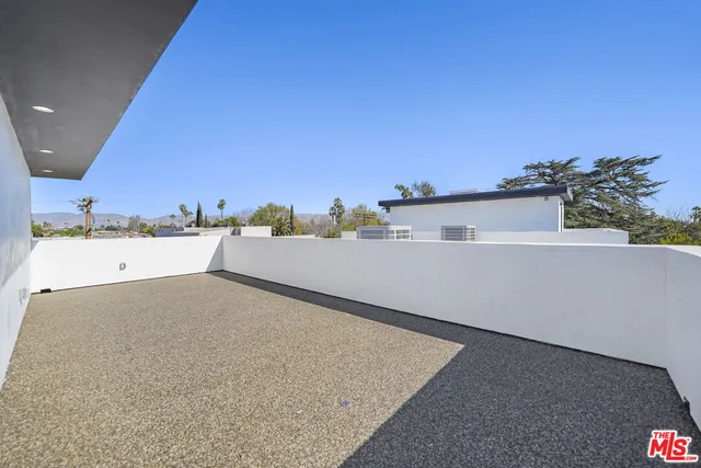 a view of a terrace view