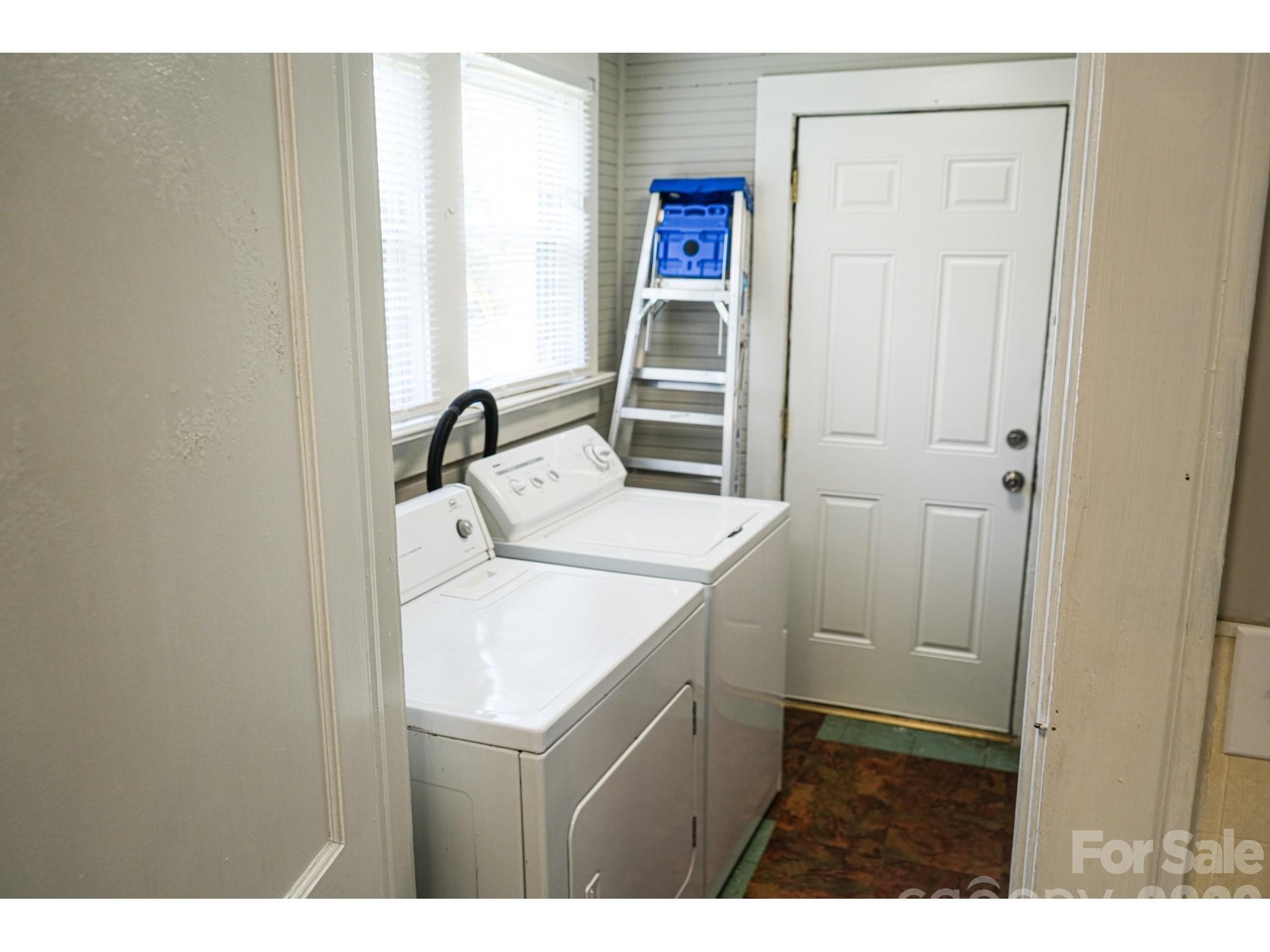 102 Sixth Em Street Marion, NC 28752 - Photo 15 of 17
