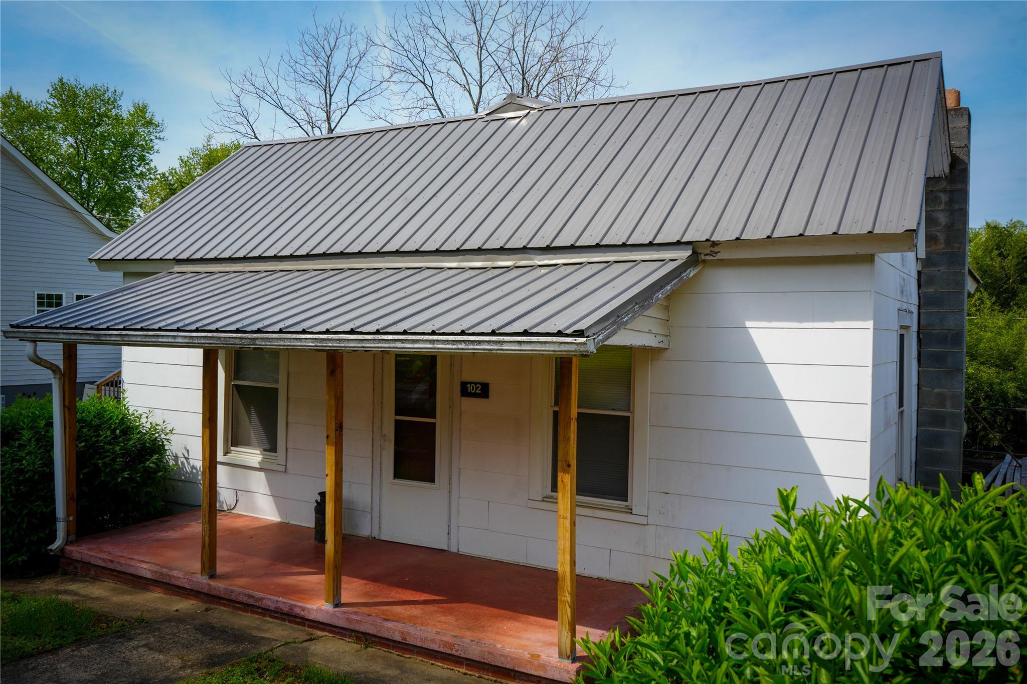 102 Sixth Em Street Marion, NC 28752 - Photo 2 of 17