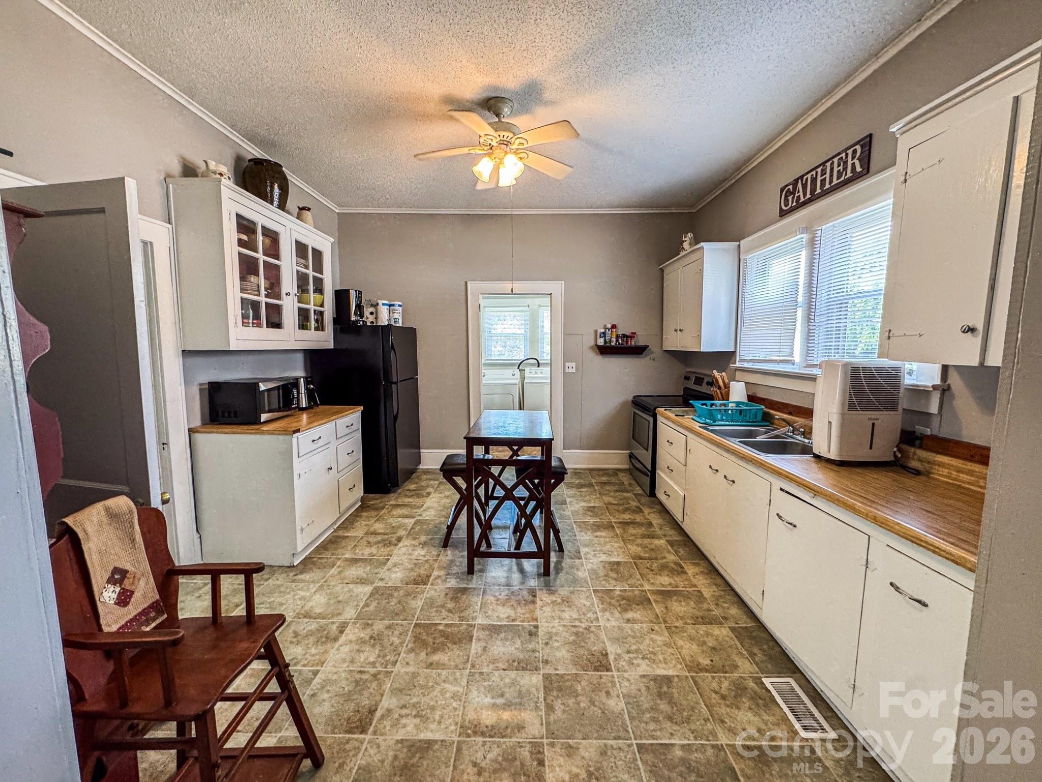 102 Sixth Em Street Marion, NC 28752 - Photo 5 of 17