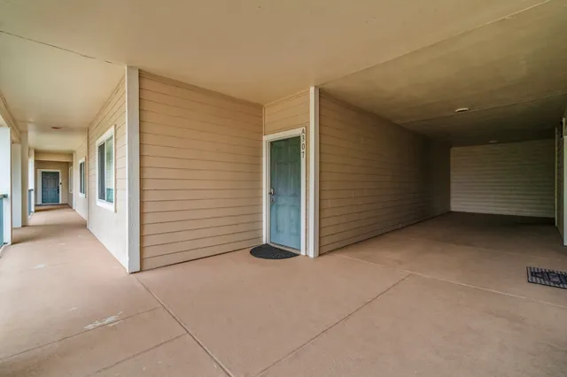 a view of an entryway of the house