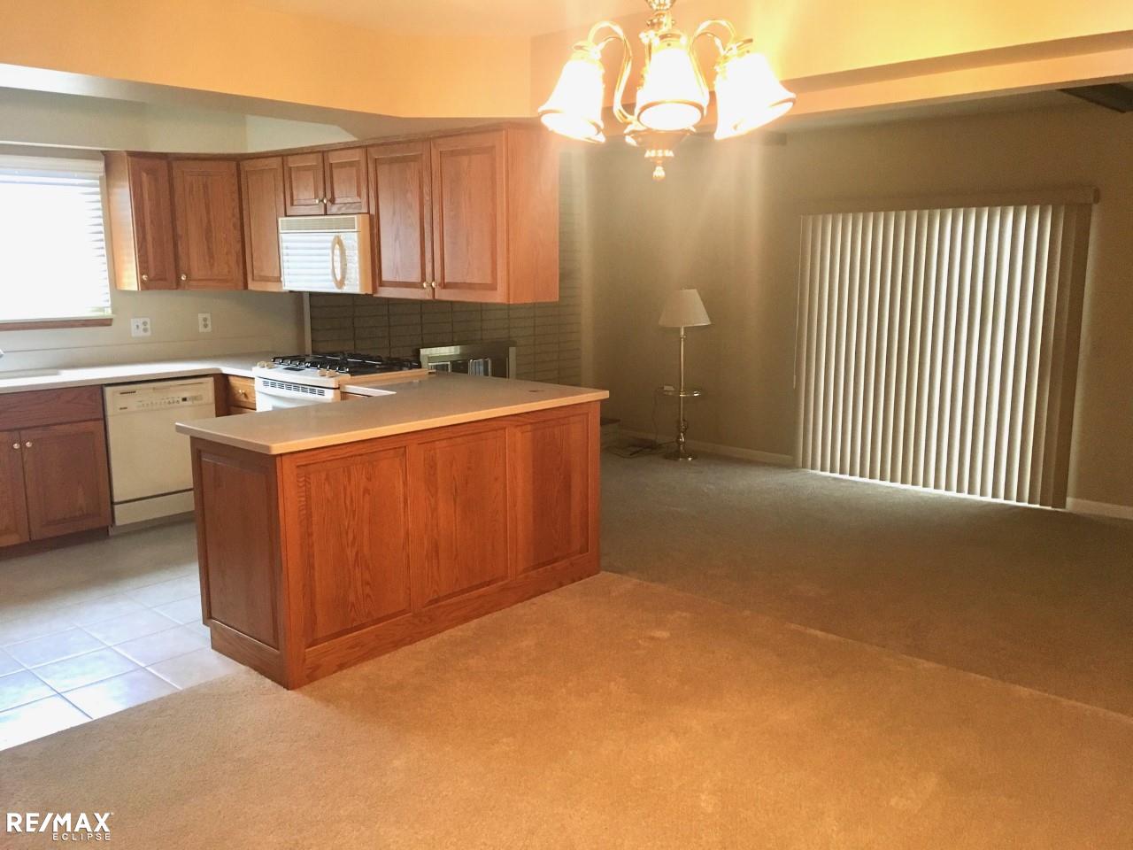 31089 Richert Street Fraser, MI 48026 - Photo 7 of 26 31370662-6.JPG