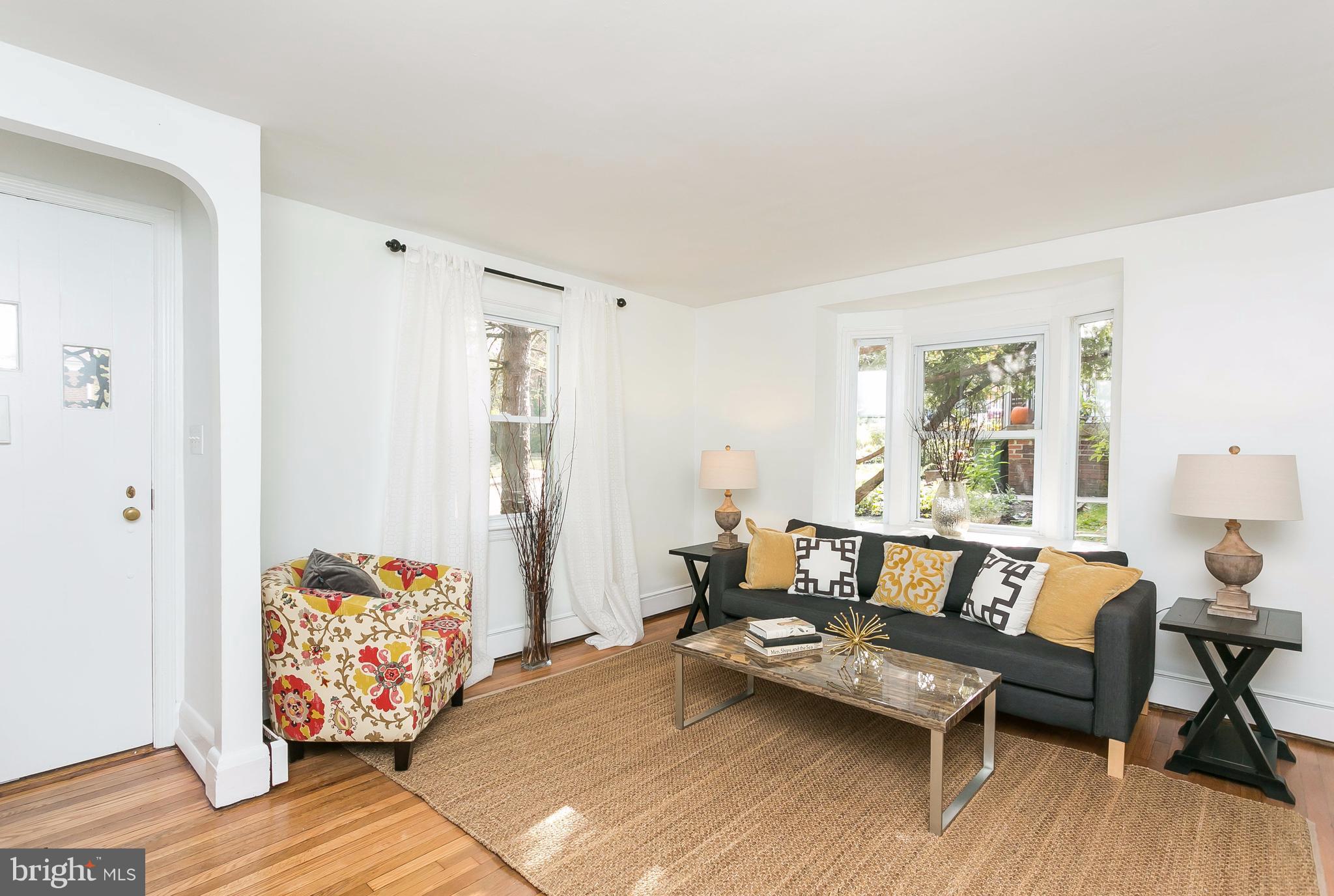 5724 Ranny Road Baltimore, MD 21209 - Photo 4 of 21 Living Room