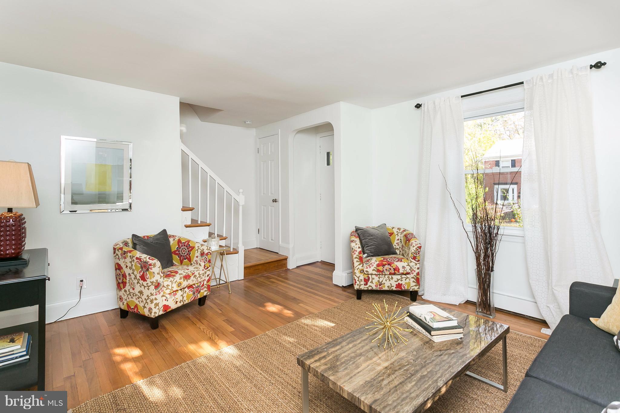 5724 Ranny Road Baltimore, MD 21209 - Photo 5 of 21 Living Room