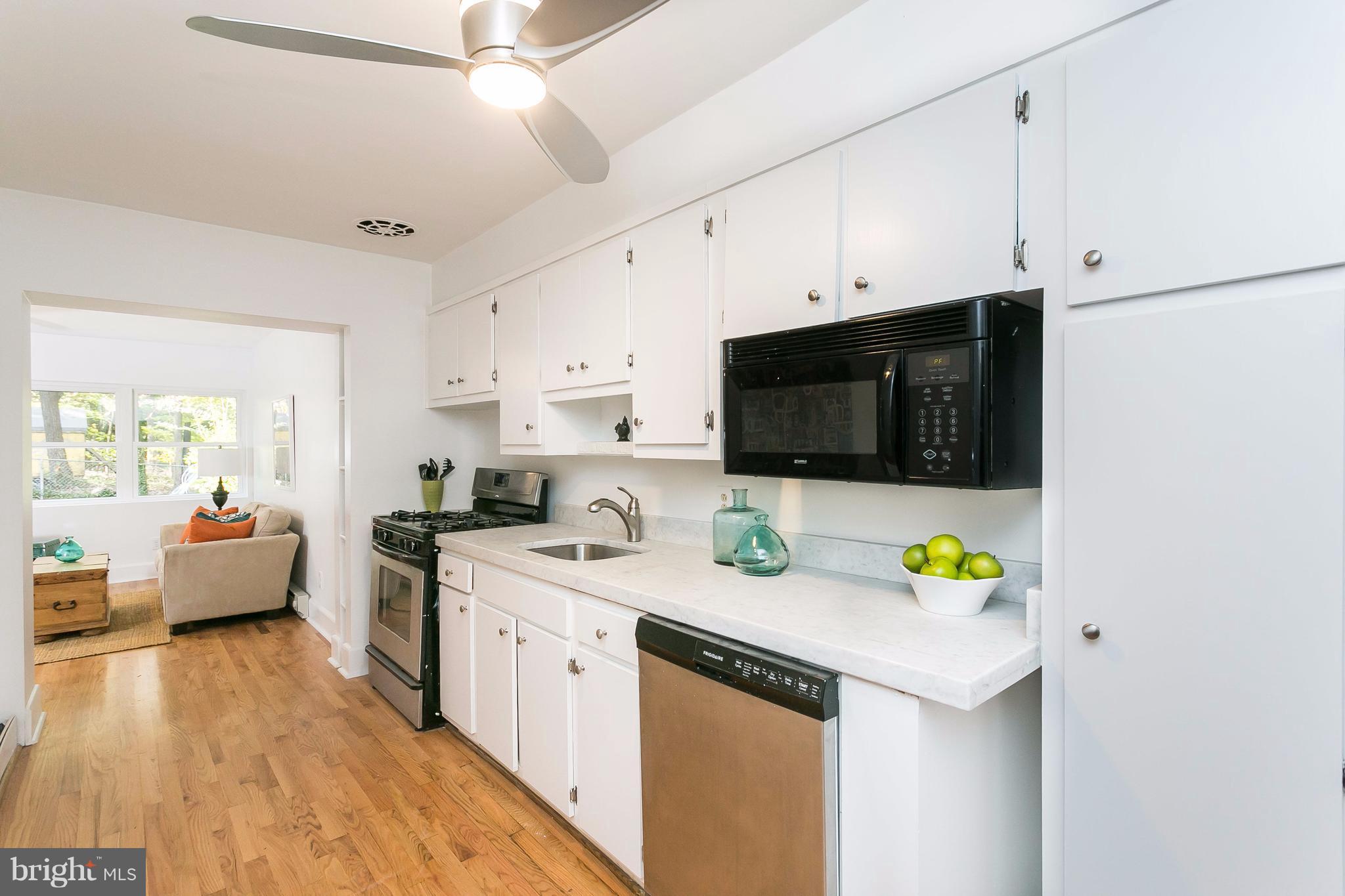 5724 Ranny Road Baltimore, MD 21209 - Photo 10 of 21 Galley kitchen w/marble countertops