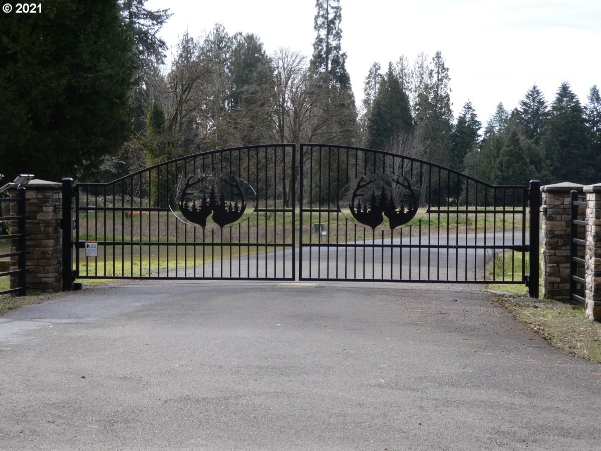 9 Omlid Drive Springfield, OR 97478 - Photo 3 of 15