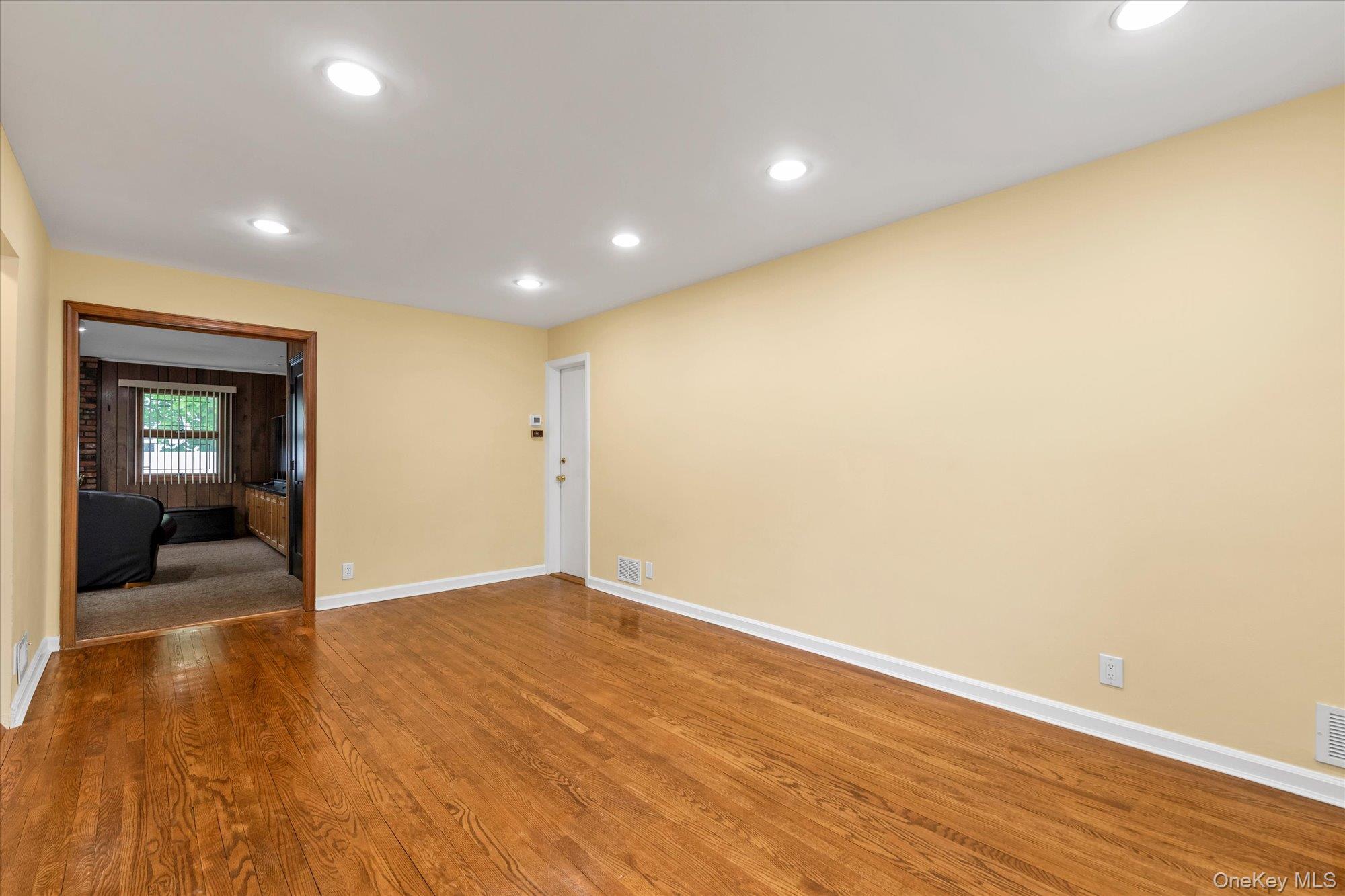 2000 Merrick Avenue Merrick, NY 11566 - Photo 3 of 23