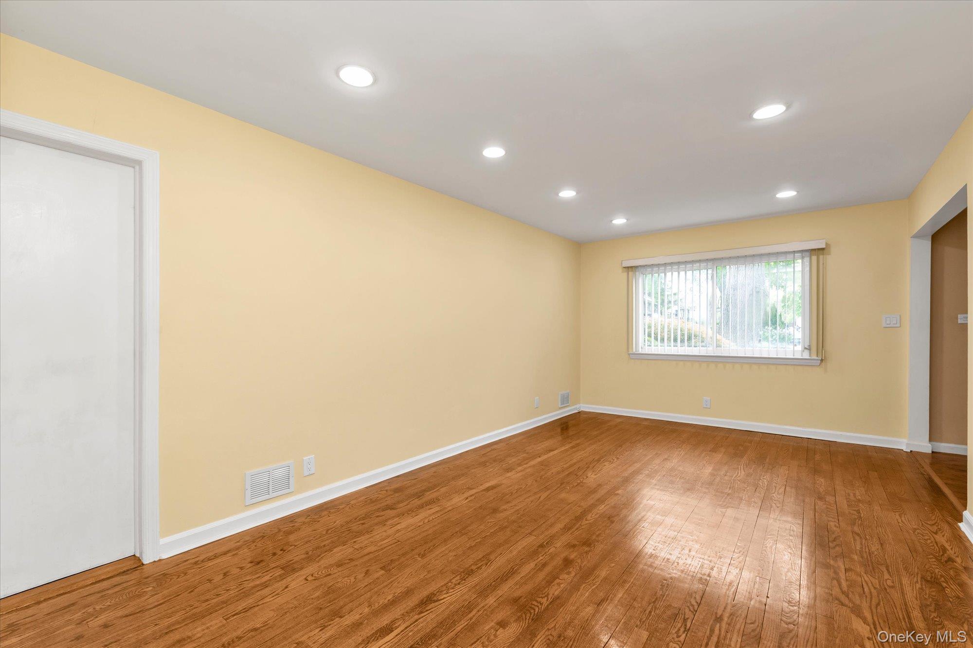 2000 Merrick Avenue Merrick, NY 11566 - Photo 4 of 23