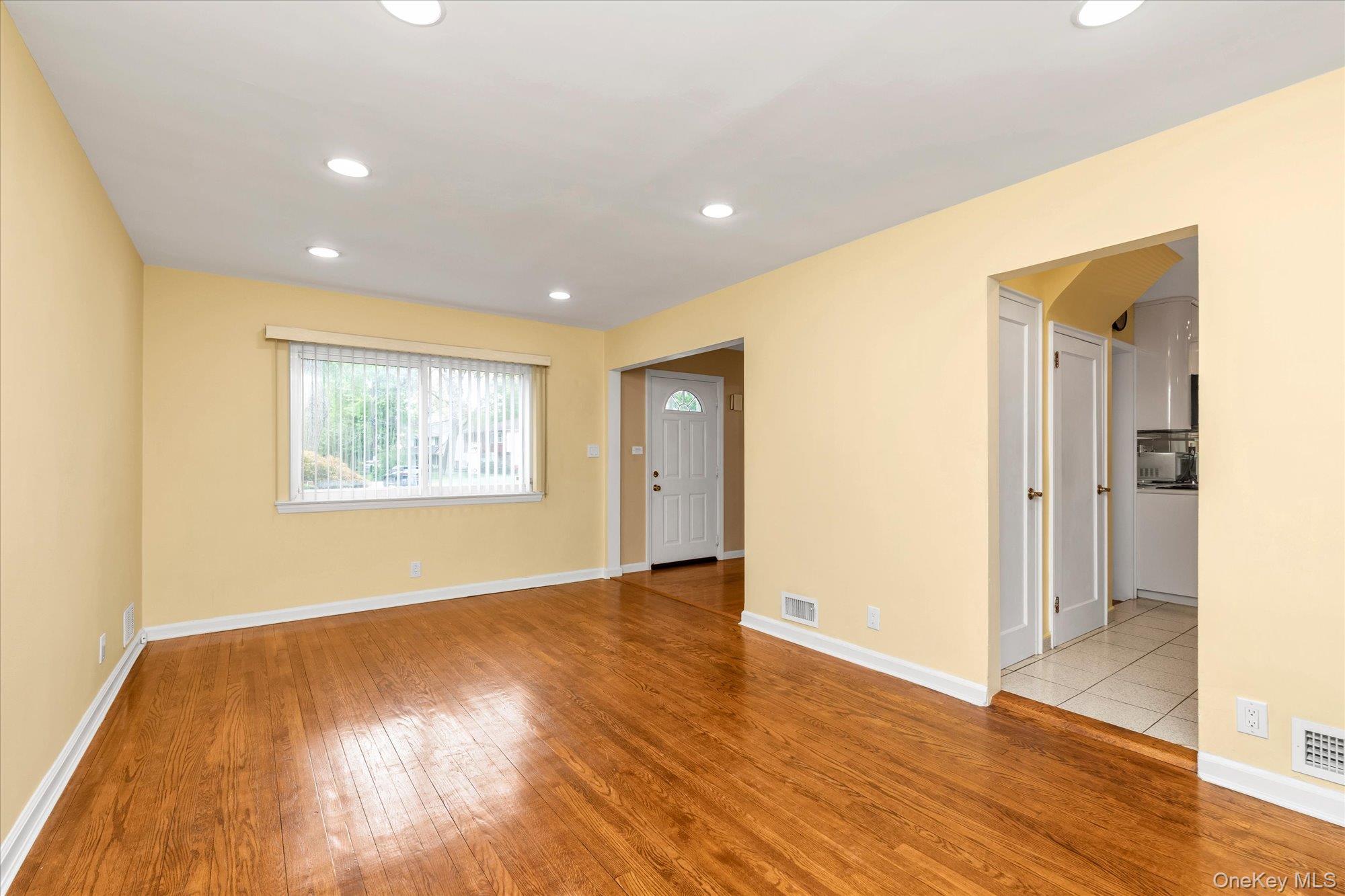 2000 Merrick Avenue Merrick, NY 11566 - Photo 5 of 23