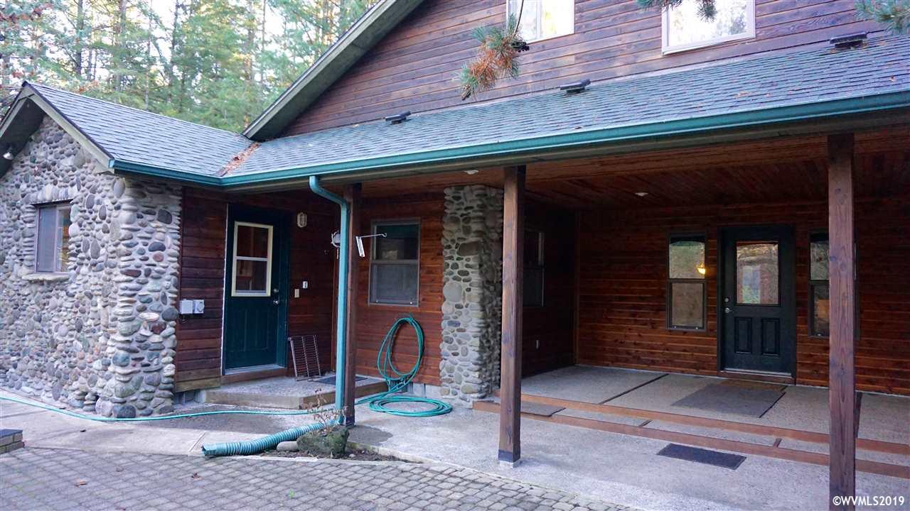23528 Santiam Way Lyons, OR 97358 - Photo 3 of 41