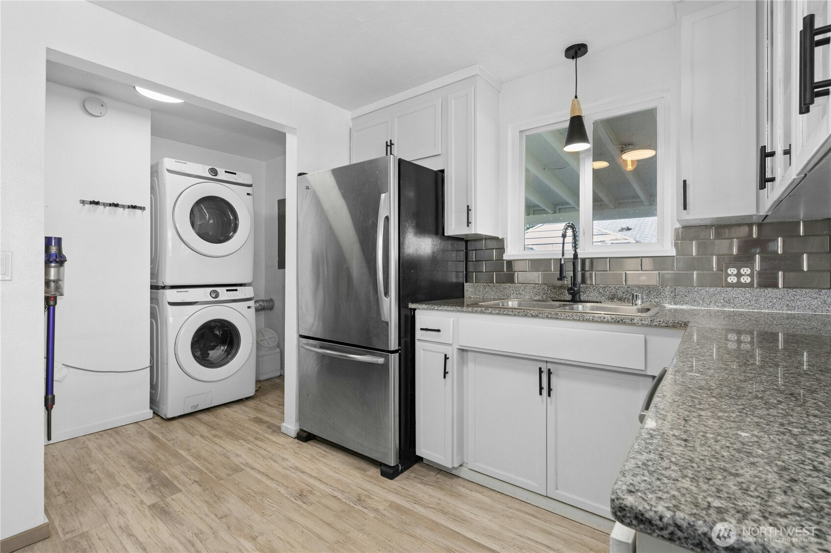 219 Southwest 108th Street Seattle, WA 98146 - Photo 12 of 28