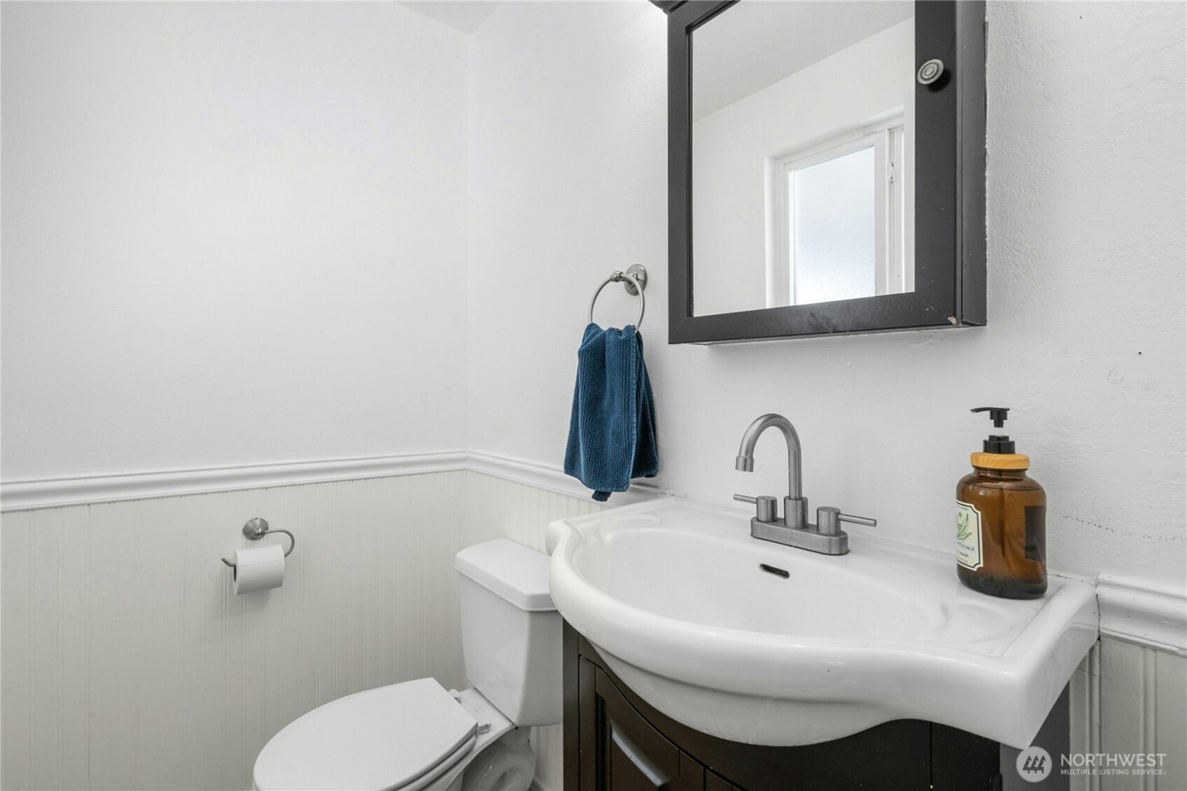 219 Southwest 108th Street Seattle, WA 98146 - Photo 16 of 28