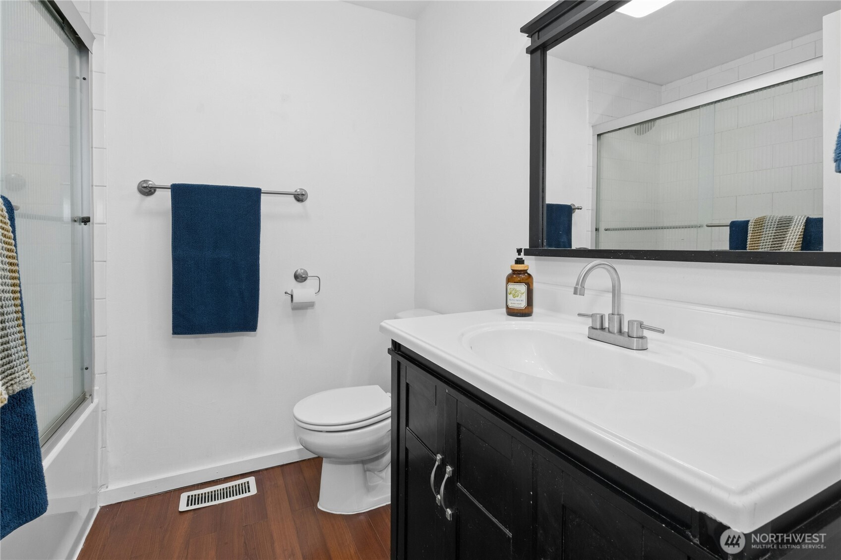219 Southwest 108th Street Seattle, WA 98146 - Photo 19 of 28