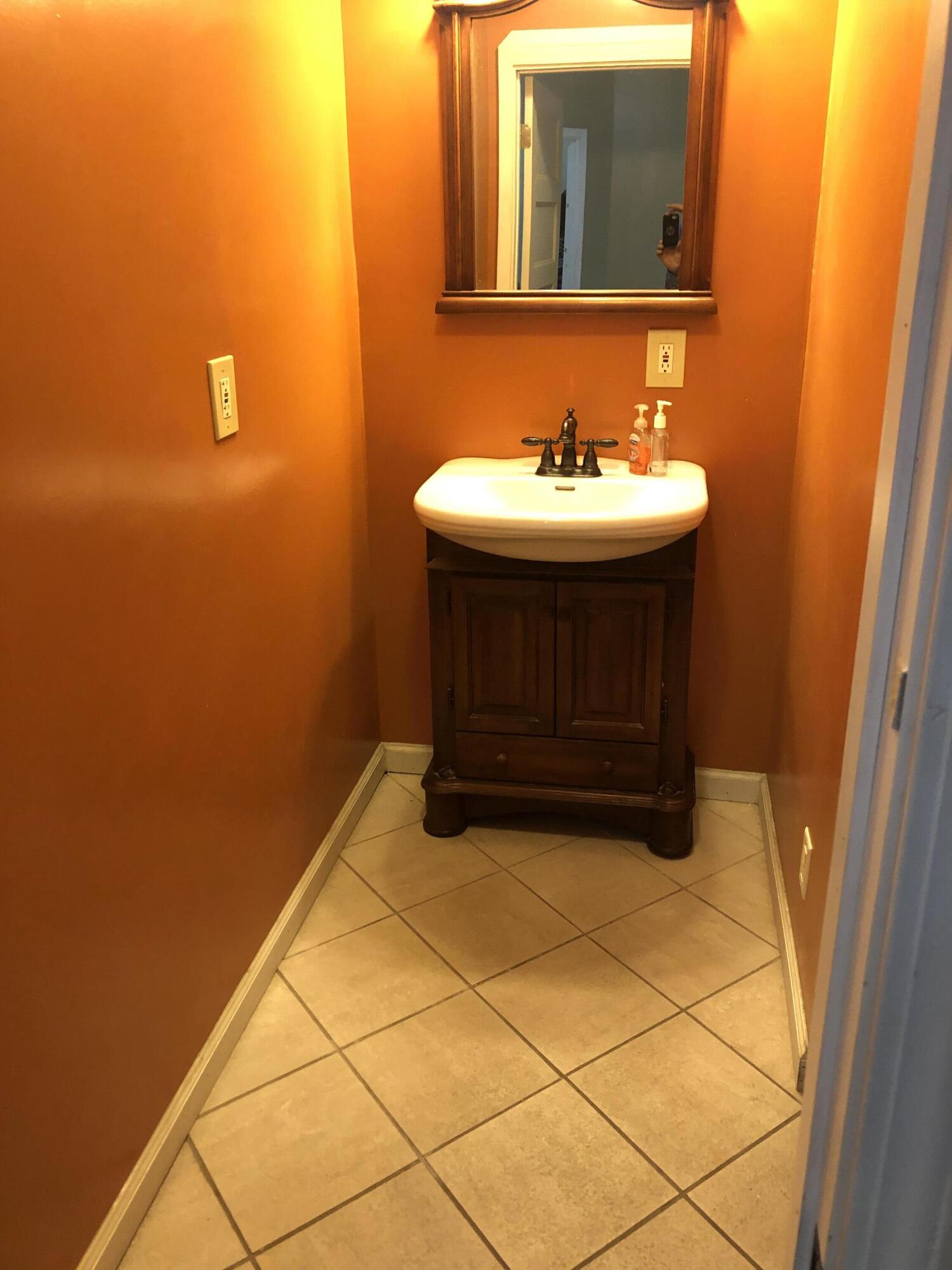 504 Territorial Road Benton Harbor, MI 49022 - Photo 29 of 37 IMG_1119