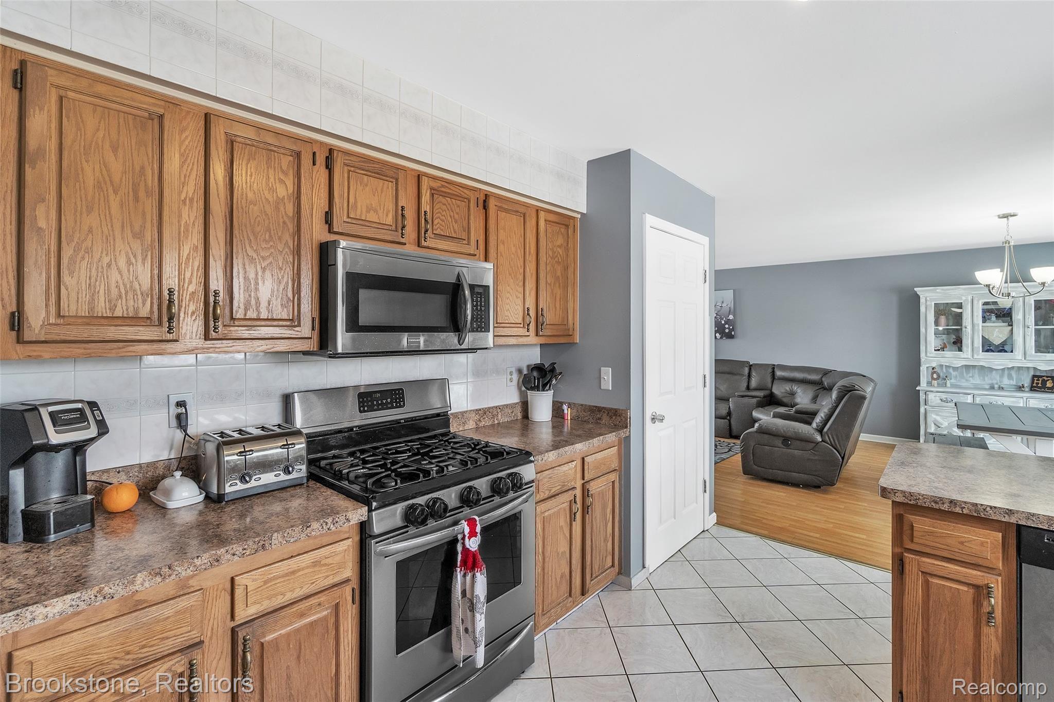 1053 Mackie Road Almont, MI 48003 - Photo 12 of 55 15-1053-Mackie-Rd-WindowStill-Real-Estate-Photography-15.jpg