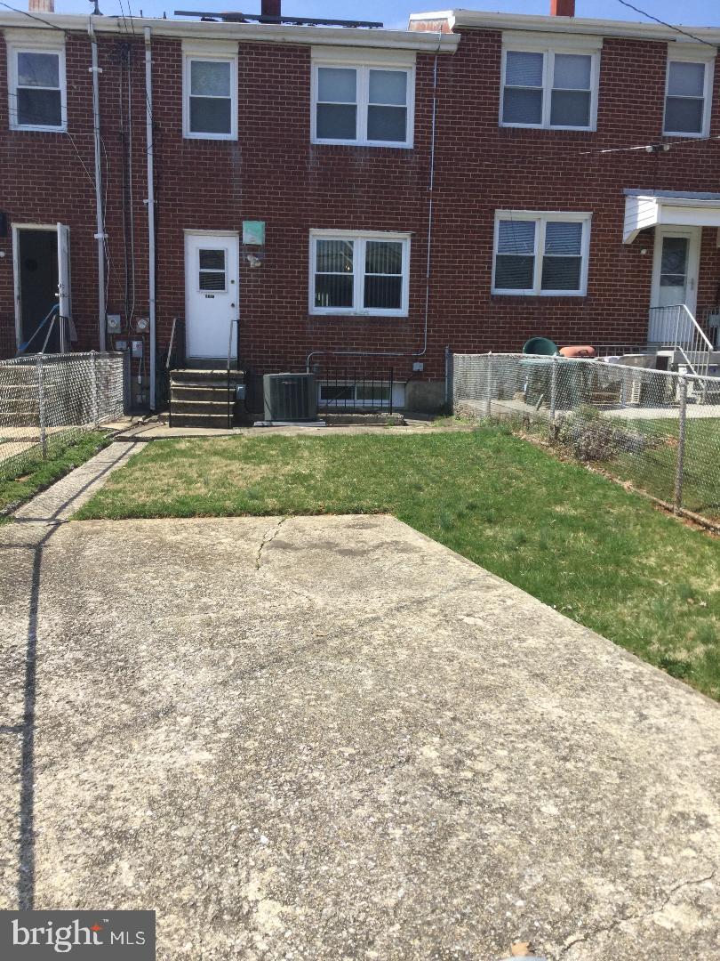 4391 Crest Heights Road Baltimore, MD 21215 - Photo 14 of 14 Exterior Rear with Parking Pad