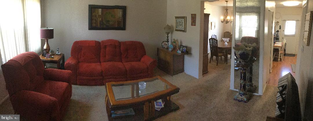 4391 Crest Heights Road Baltimore, MD 21215 - Photo 3 of 14 Main Level- Living Room
