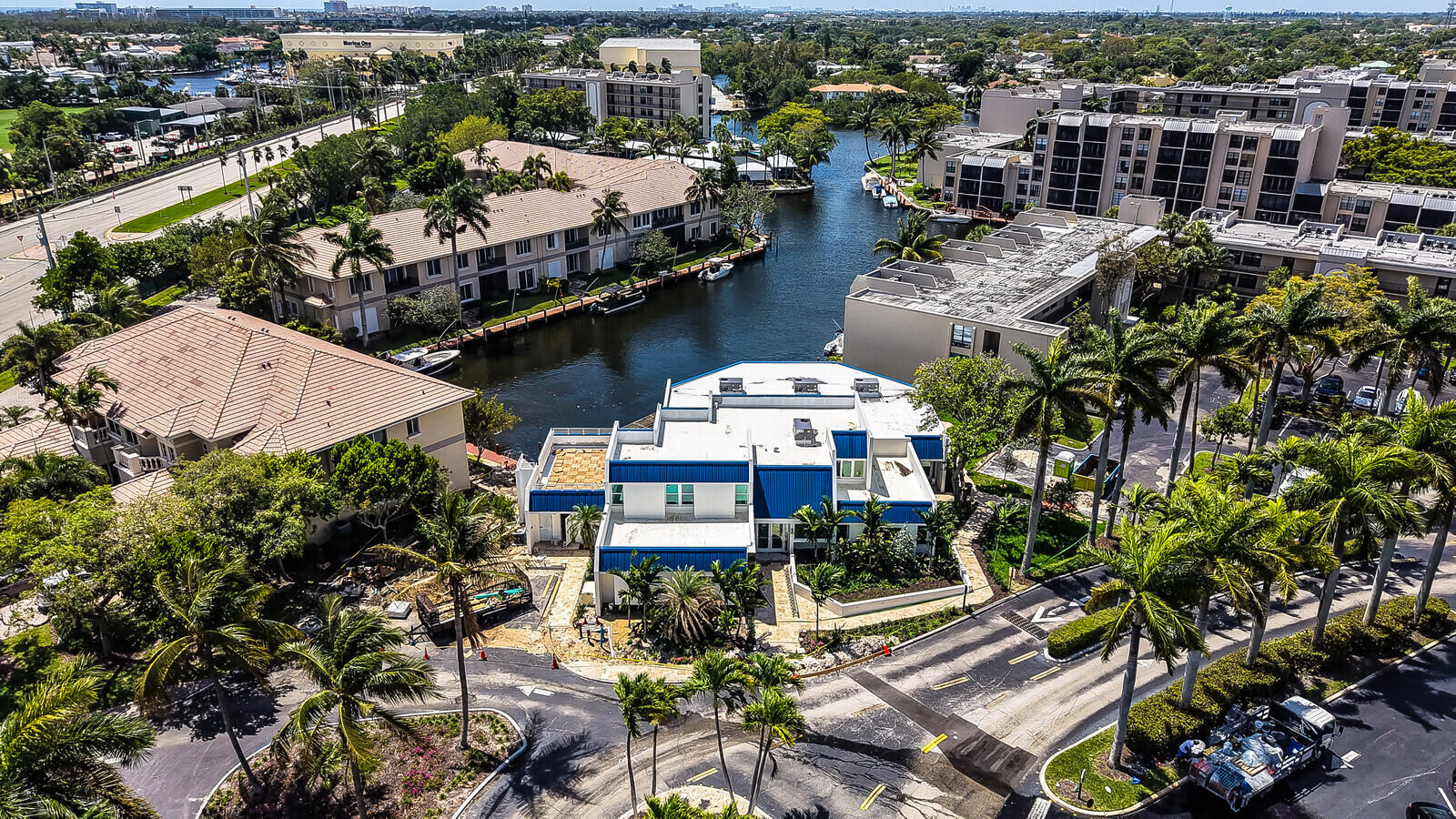 8 Royal Palm Way, Unit 401 Boca Raton, FL 33432 - Photo 21 of 31 Aerial View/Clubhouse