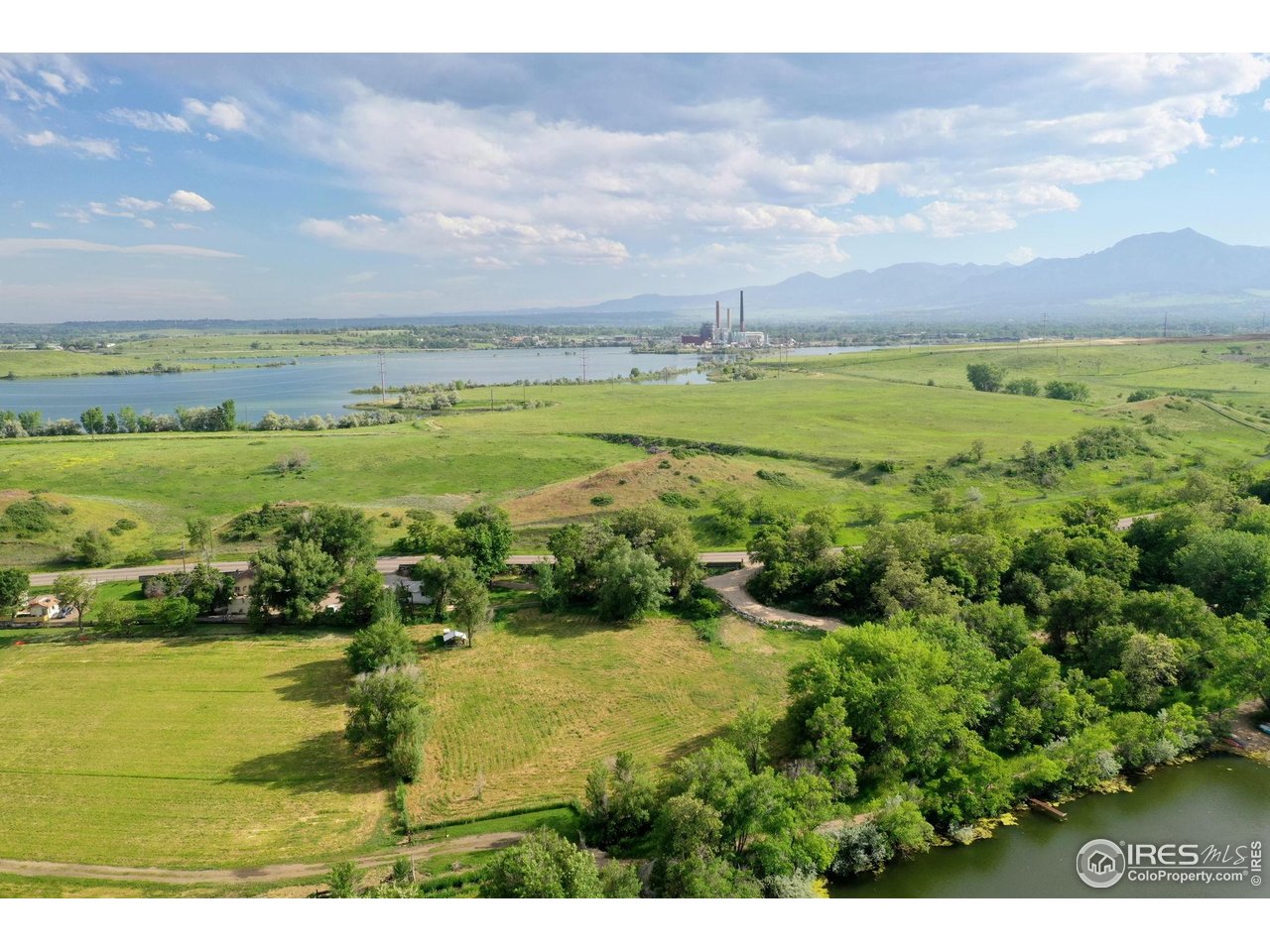 6903 Valmont Road Boulder, CO 80301 - Photo 37 of 44 a view of an ocean and beach