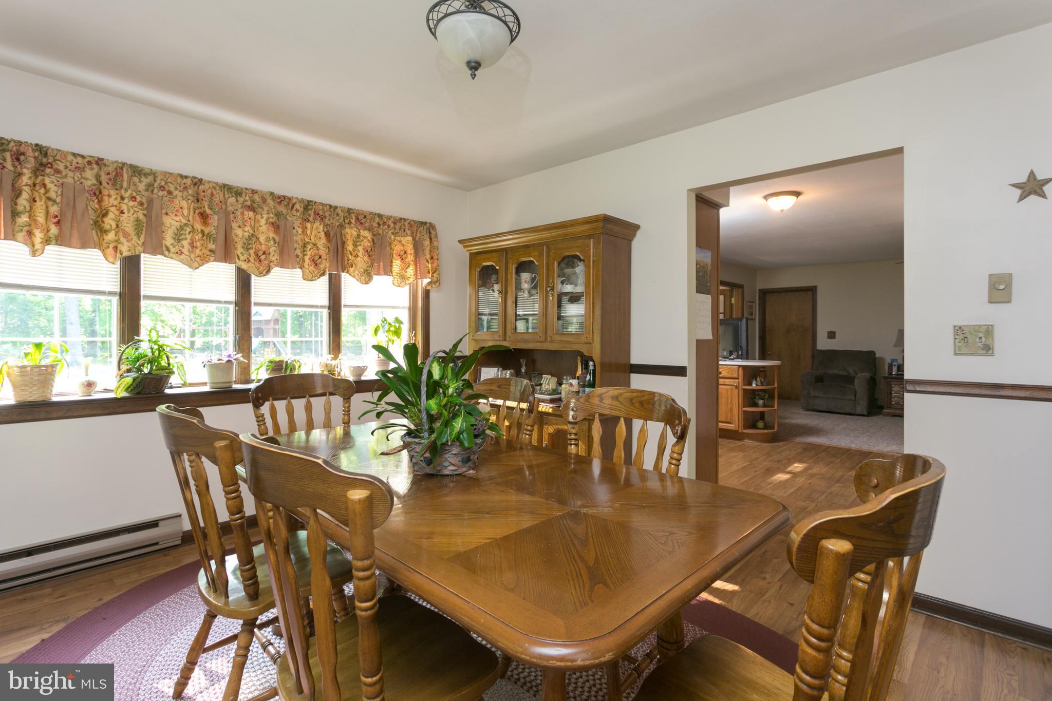 343 East Millstream Road Cream Ridge, NJ 08514 - Photo 8 of 33