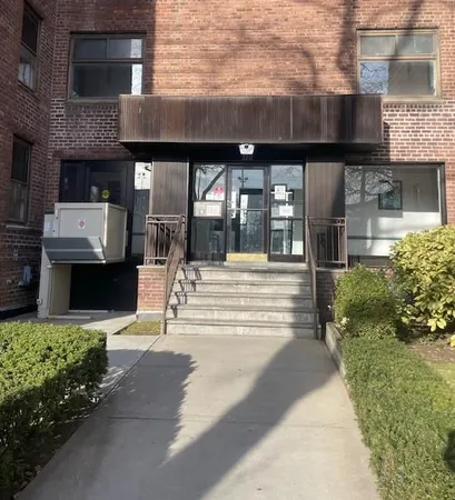 $200,000 | 2212 Brigham Street, Unit 5D | Sheepshead Bay