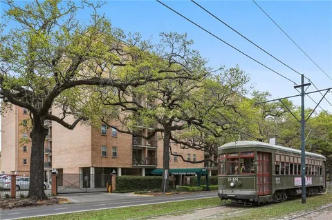 $389,000 | 3915 St Charles Avenue, Unit 511, New Orleans, LA 70115
