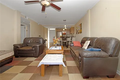 $389,000 | 3915 St Charles Avenue, Unit 511, New Orleans, LA 70115