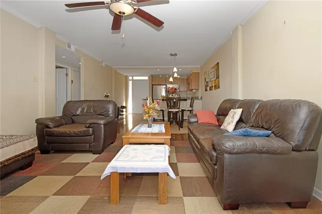 $389,000 | 3915 St Charles Avenue, Unit 511, New Orleans, LA 70115