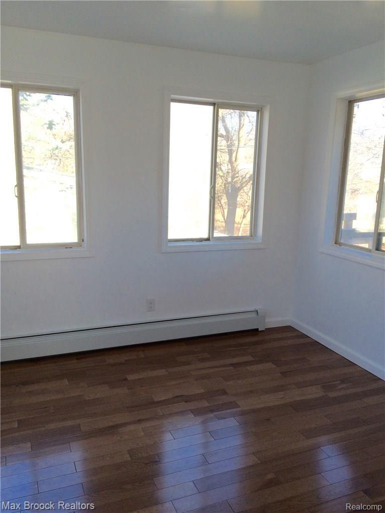 490 North Conklin Road Lake Orion, MI 48362 - Photo 9 of 28 FullSizeRender.jpg