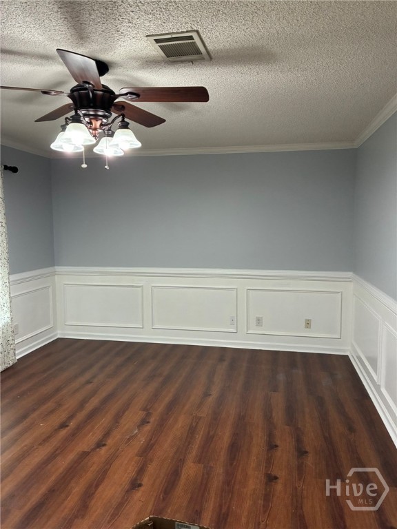 121 Laurel Oaks Midway, GA 31320 - Photo 4 of 13 Living Room