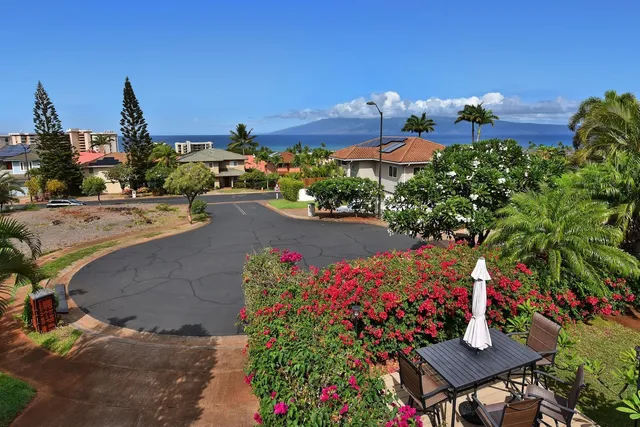 a picture of a table and chairs in patio