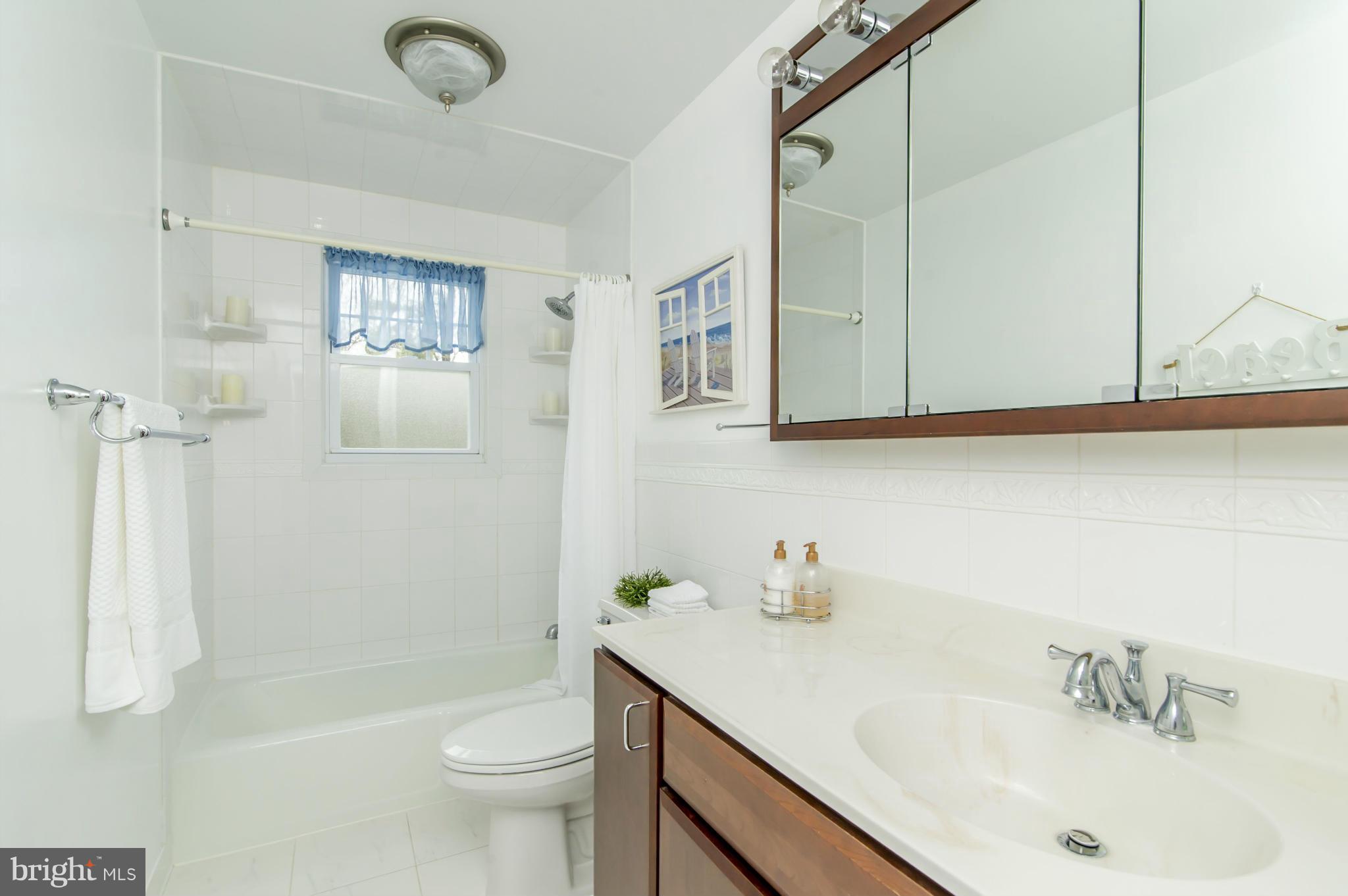 2004 Suffolk Road Finksburg, MD 21048 - Photo 16 of 29 Master Bathroom