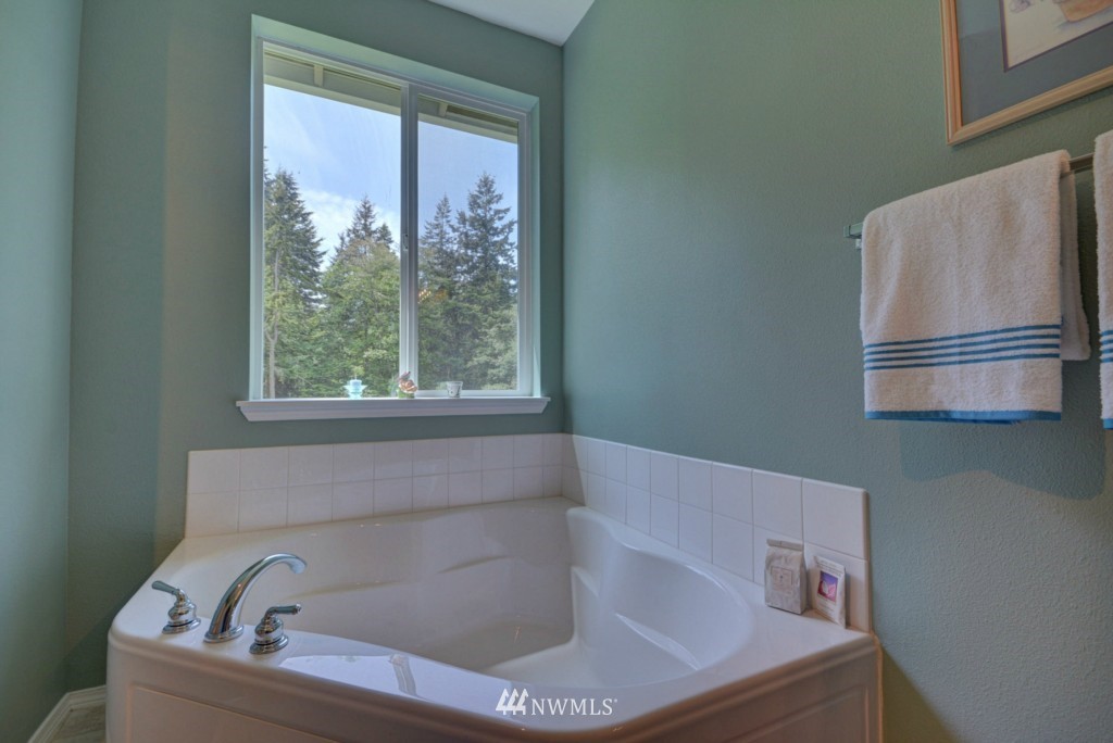 2205 North Reservation Road Oak Harbor, WA 98277 - Photo 16 of 24 Gallery Image 16