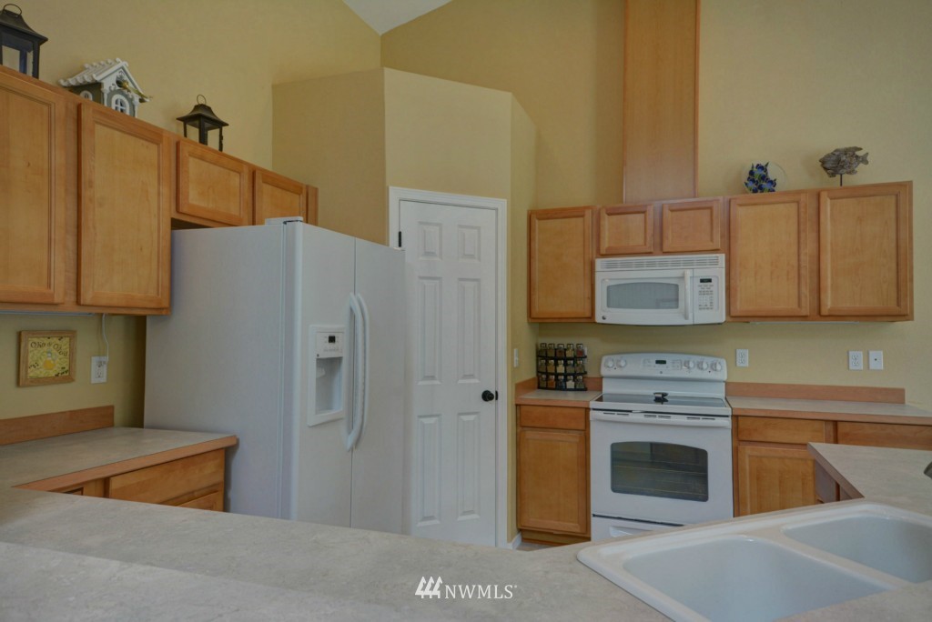 2205 North Reservation Road Oak Harbor, WA 98277 - Photo 8 of 24 Gallery Image 8