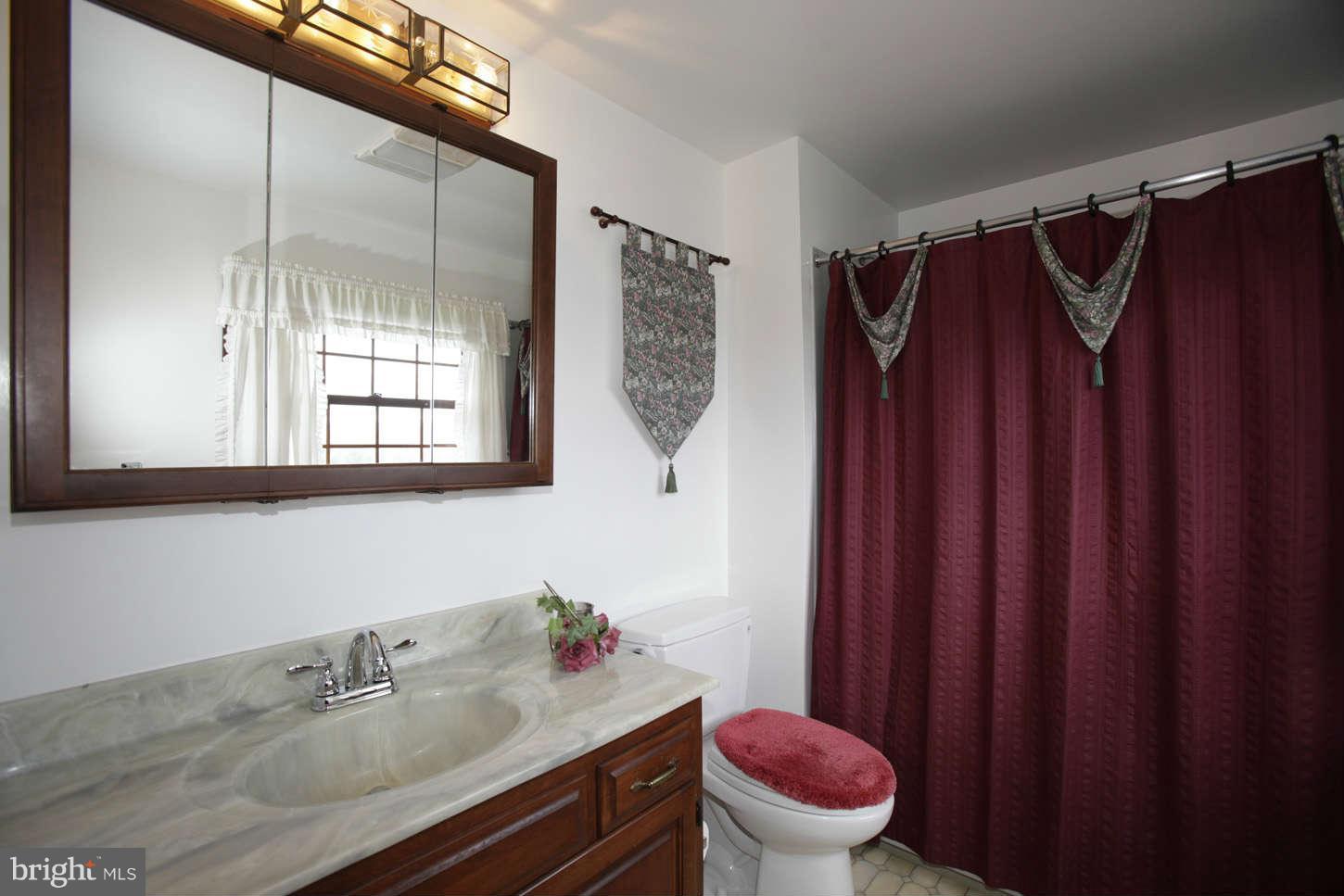 191 Bell Road Westminster, MD 21158 - Photo 18 of 29 Bath (Master)