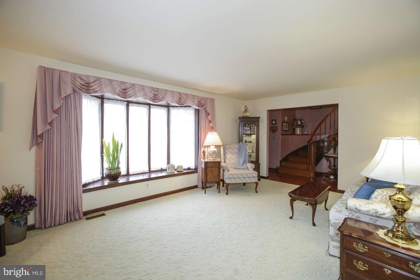 191 Bell Road Westminster, MD 21158 - Photo 5 of 29 Living Room