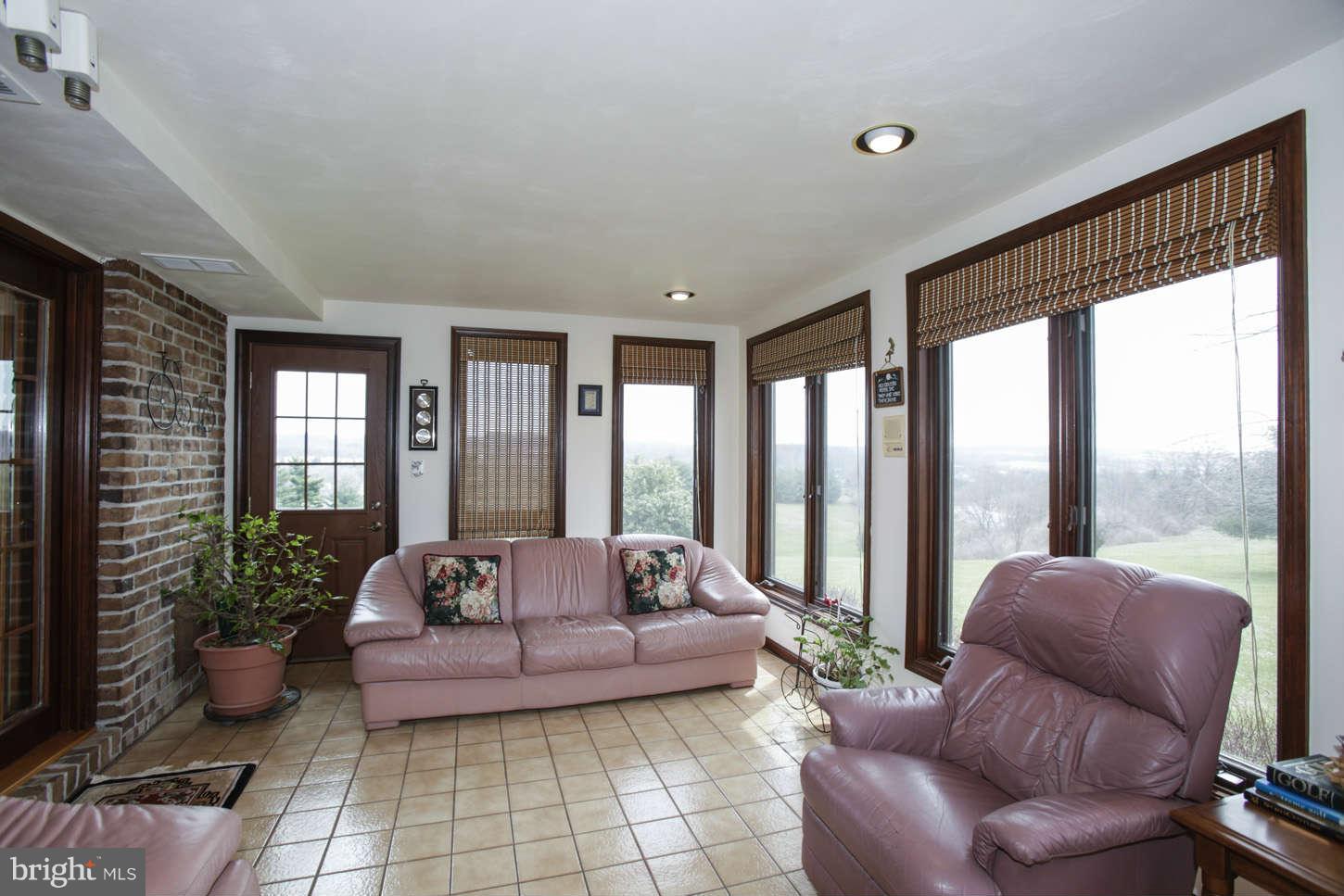 191 Bell Road Westminster, MD 21158 - Photo 9 of 29 Solarium