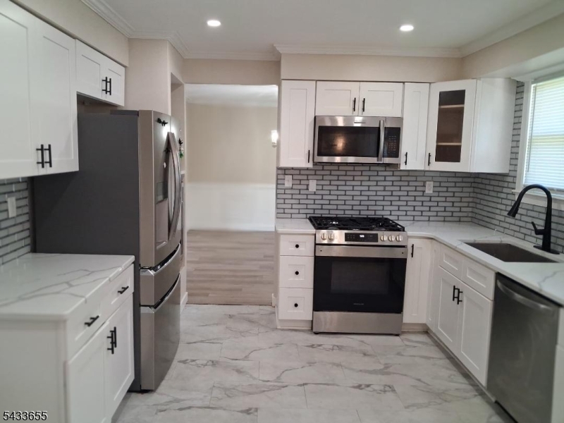 119 Colonial Road, Unit 1 Edgewater Park, NJ 08010 - Photo 3 of 13