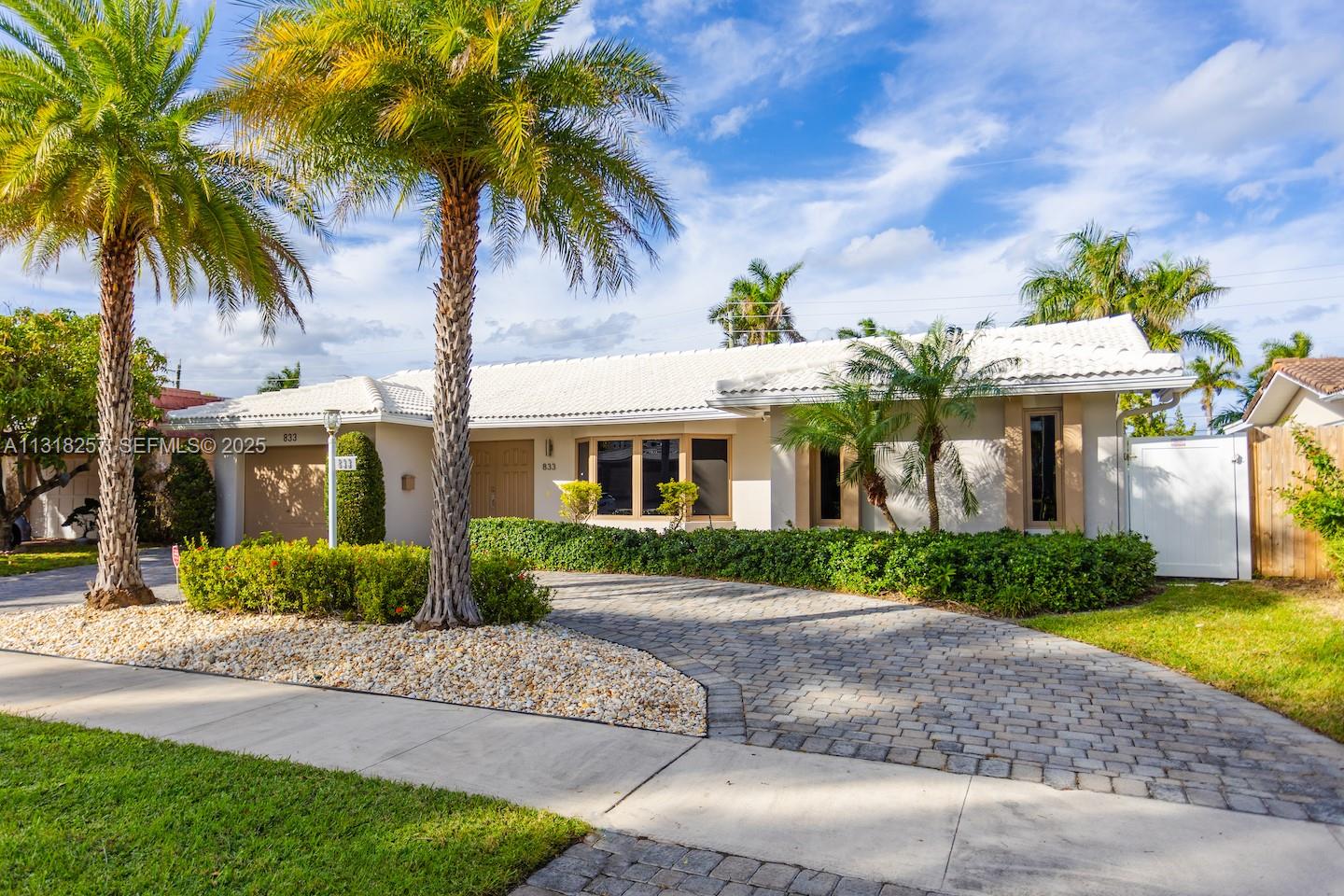 833 Washington Street Hollywood, FL 33019 - Photo 10 of 57