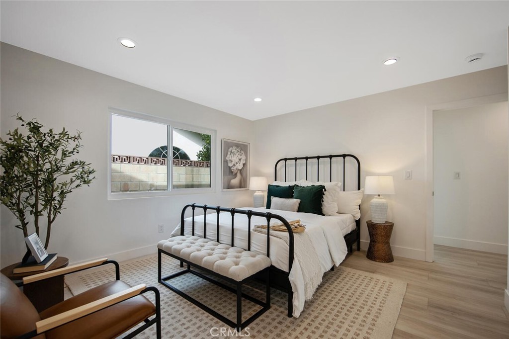 21140 Winterset Drive Saugus, CA 91350 - Photo 24 of 43 Primary Bedroom