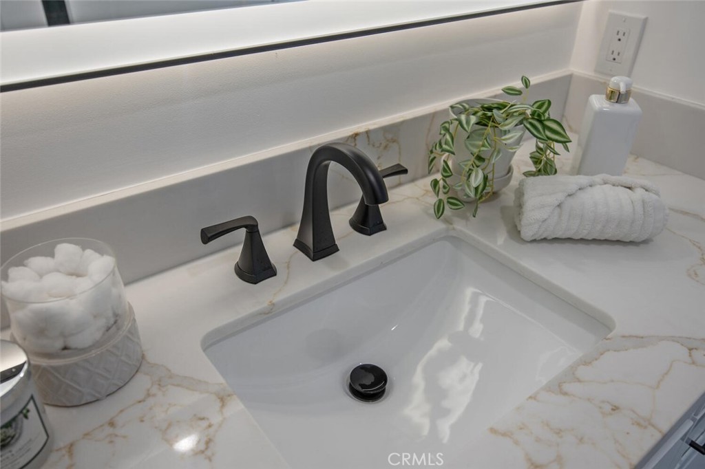 21140 Winterset Drive Saugus, CA 91350 - Photo 32 of 43